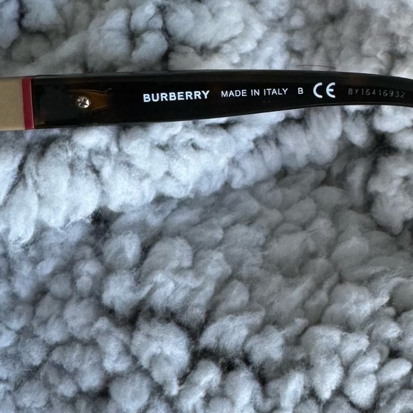 Burberry Sunglasses B4199 - Picture 4 of 12